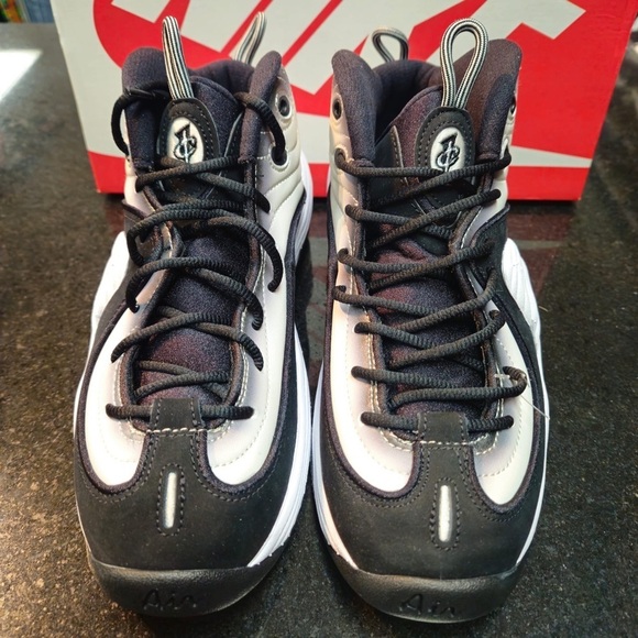 AIR PENNY 2 \'PANDA\' sz 8 white & black  Nwb